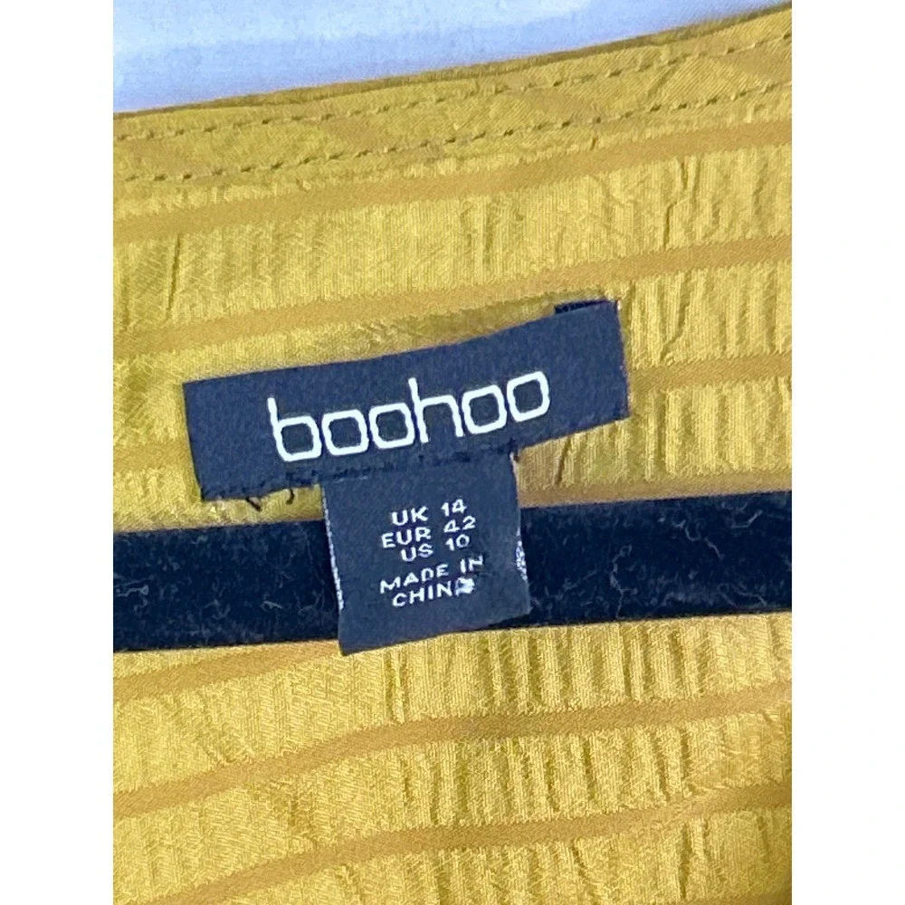Boohoo‎ Mustard Yellow Textured Wrap Romper Balloon Sleeve Tie Waist
